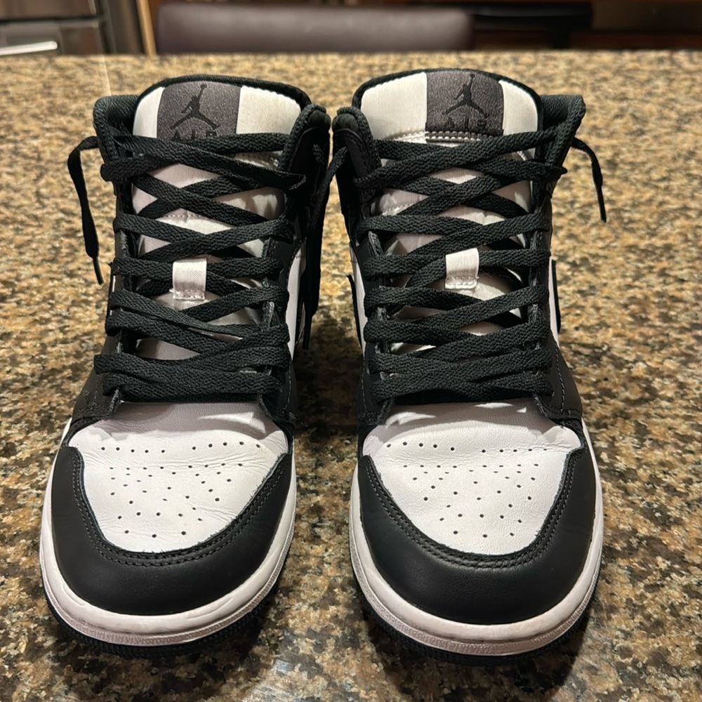 Authentic Air Jordan 1 Mid SE Casual Shoes